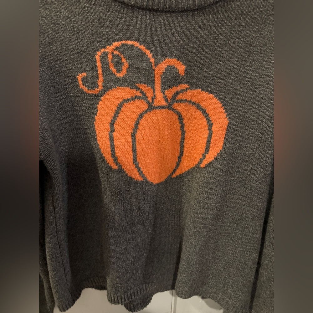 State of Mind Gray Knit Pumpkin design Sweater